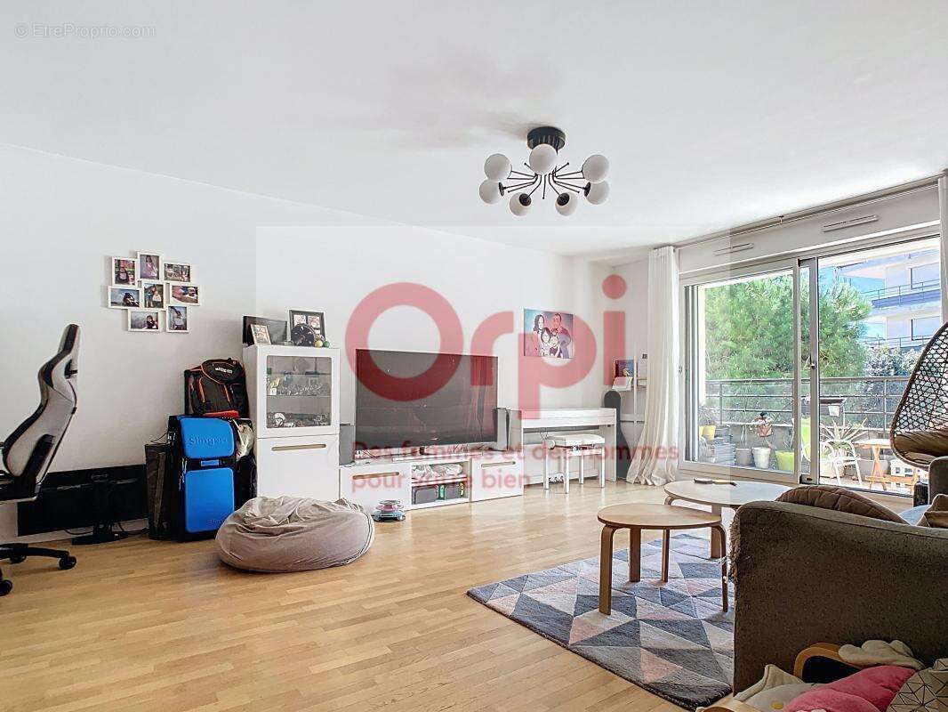 Appartement à ISSY-LES-MOULINEAUX