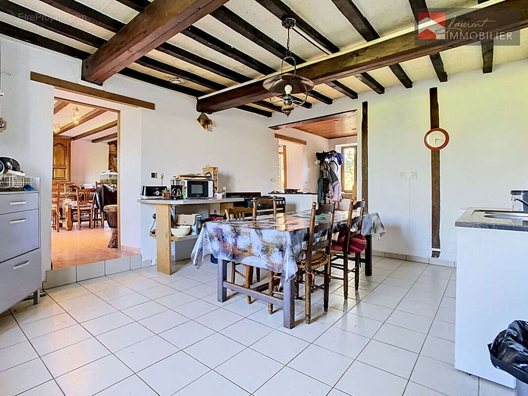 Maison à SERVIGNAT