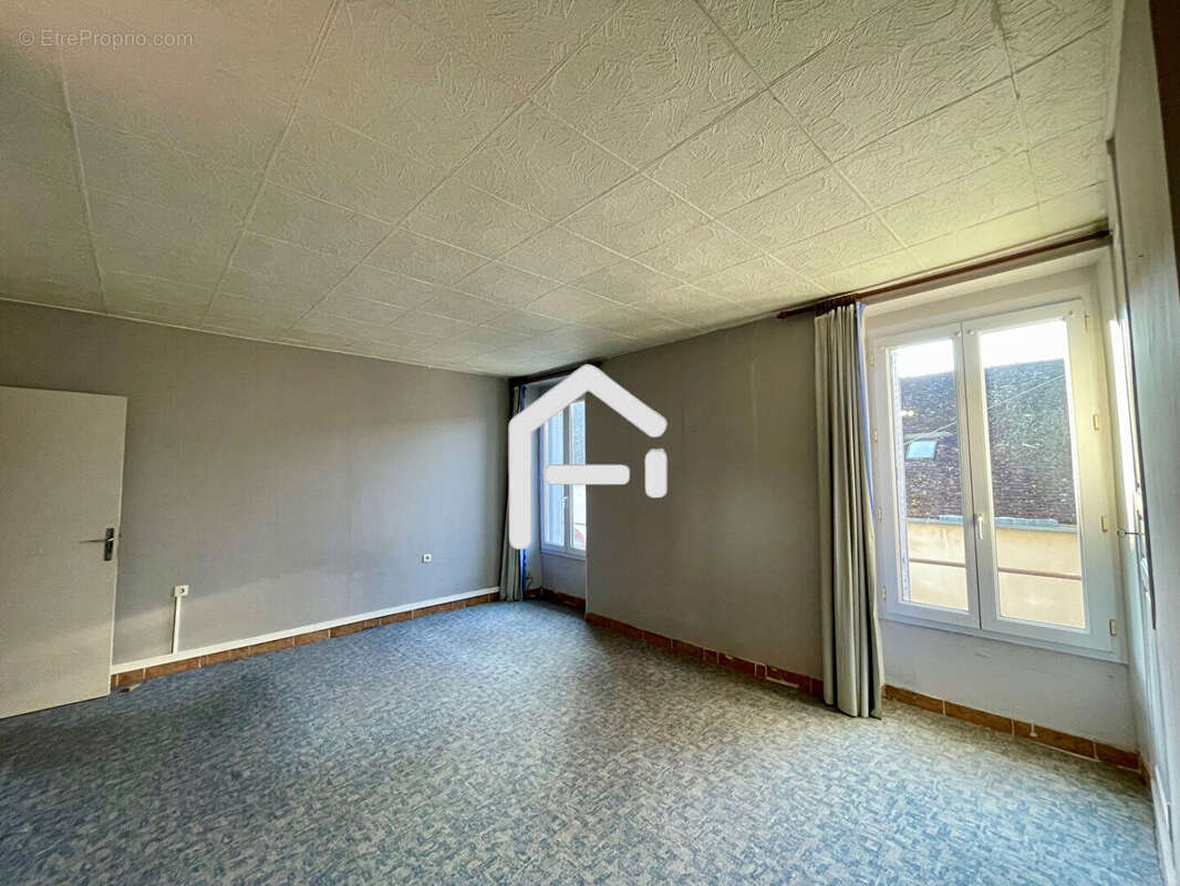 Maison à BRIENON-SUR-ARMANCON