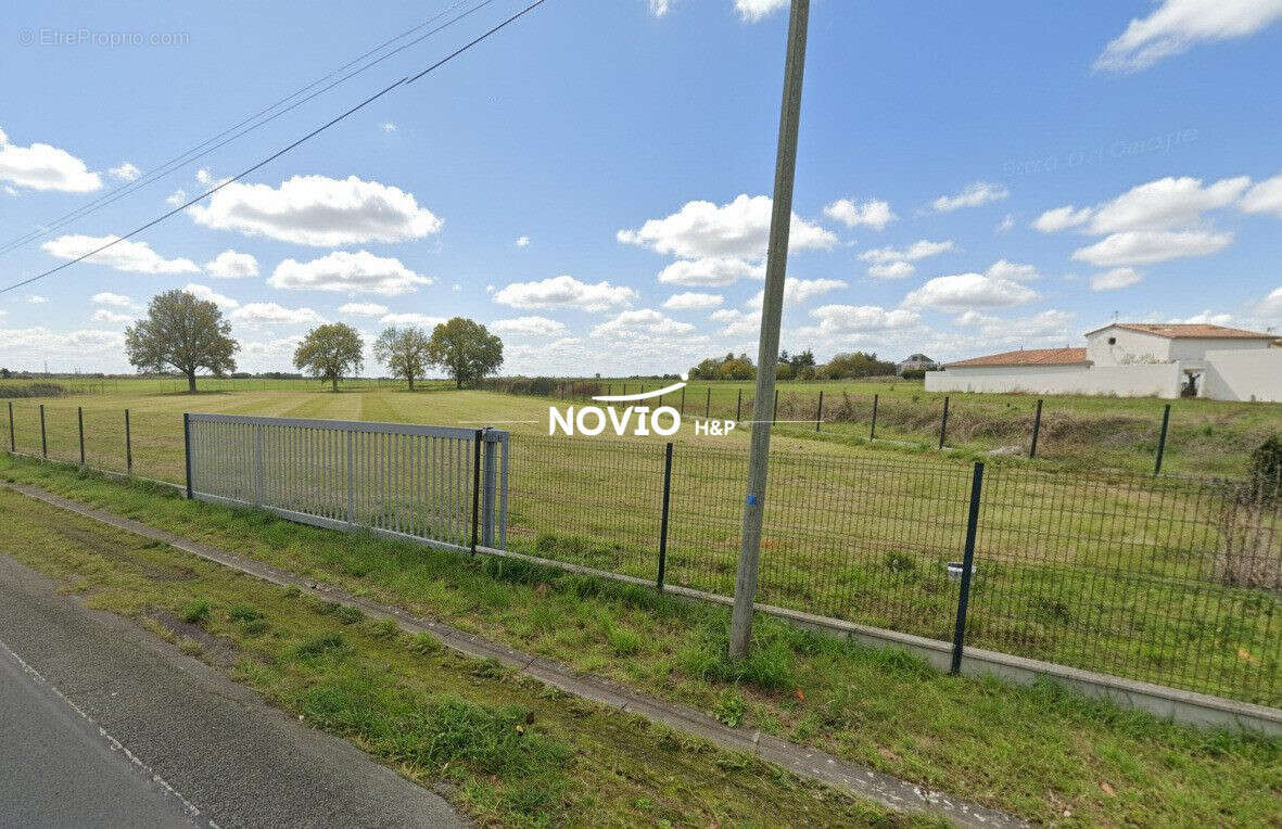 Terrain 5 125 m² à vendre à Basses (86200) - photo 2