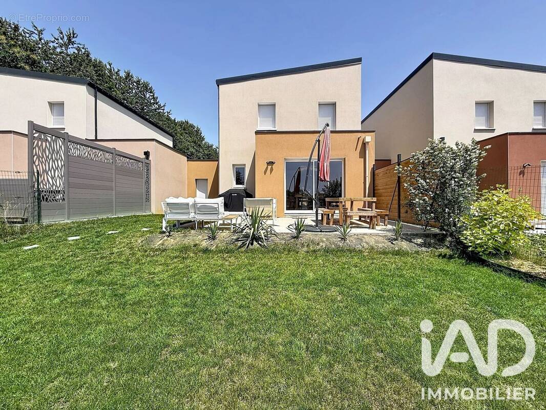 Photo 1 - Maison à ROMILLE