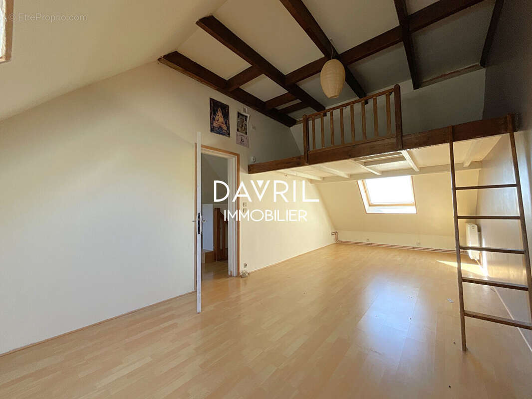 Maison à CHANTELOUP-LES-VIGNES