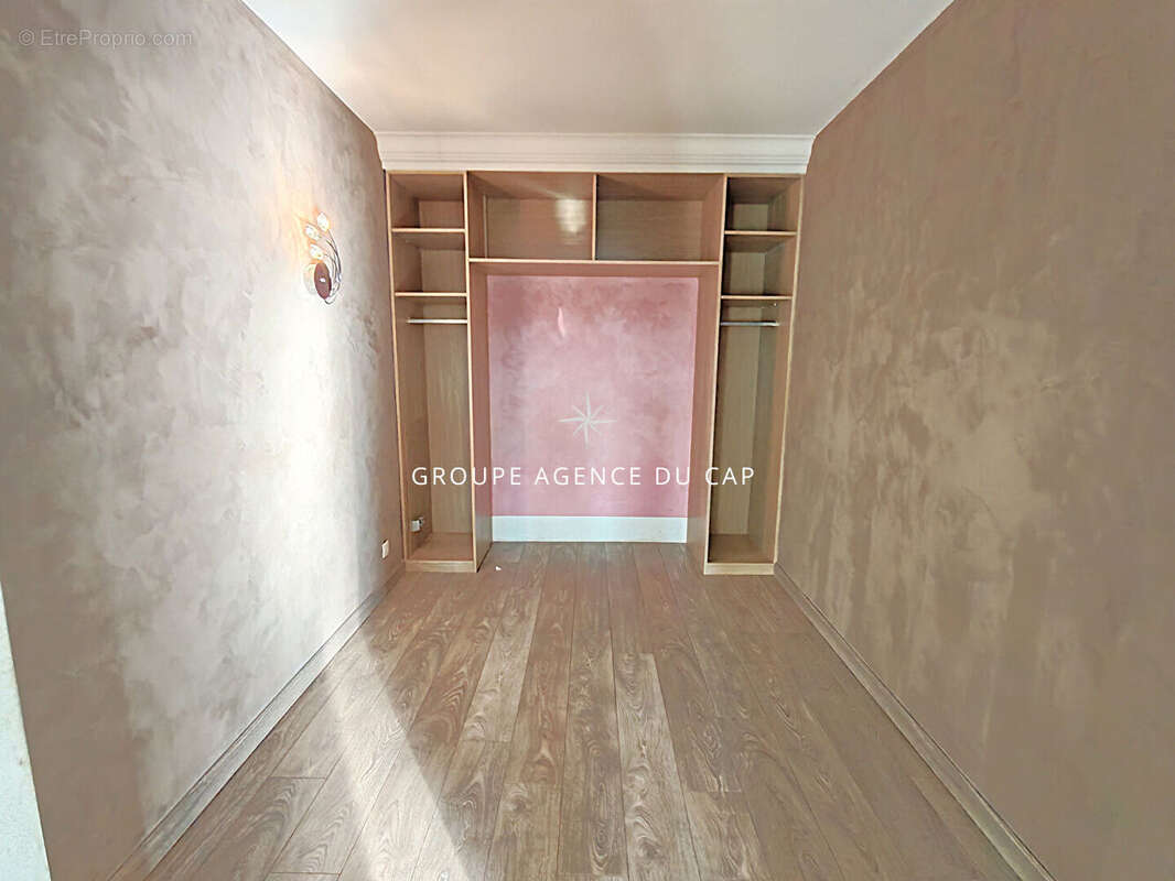 A vendre - appartement 2 pieces centre ville - 200m de la mer - garage en option - saint aygulf - photo 4