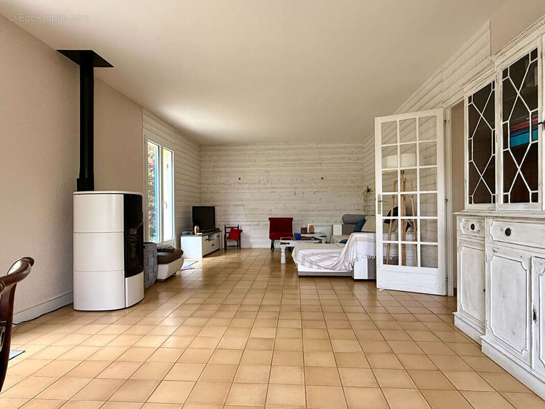 Maison à SURGERES