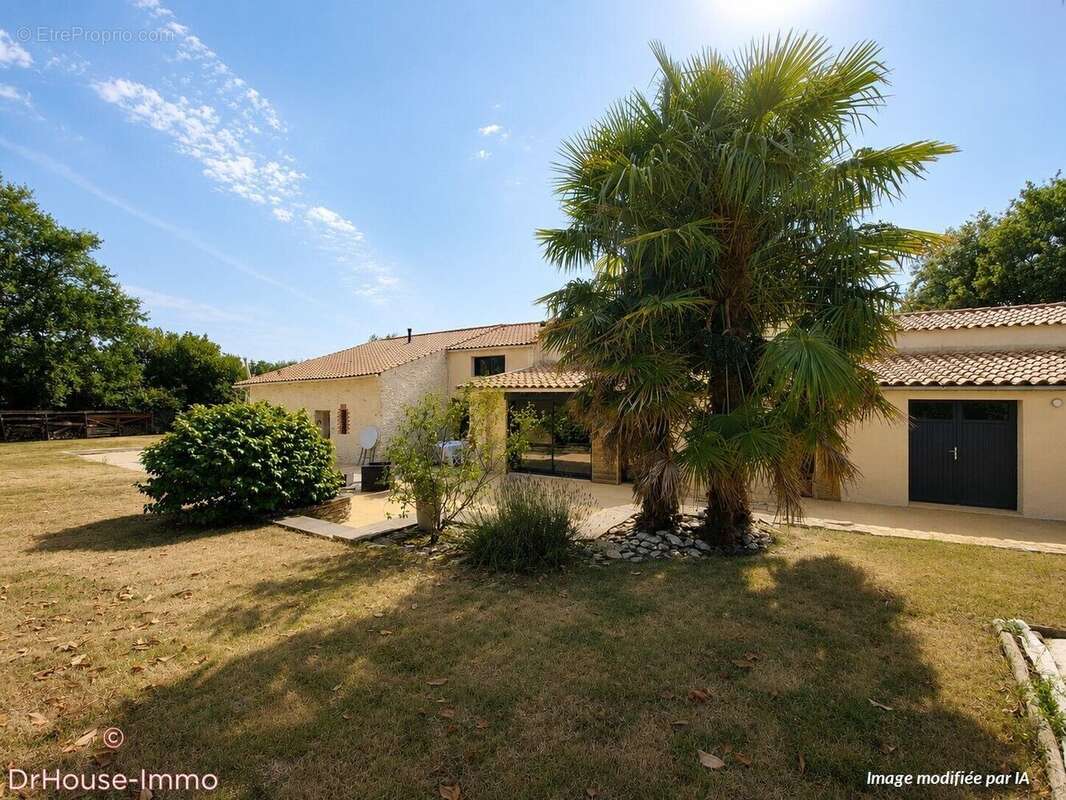 Maison 262 m² à Challans  - photo 4