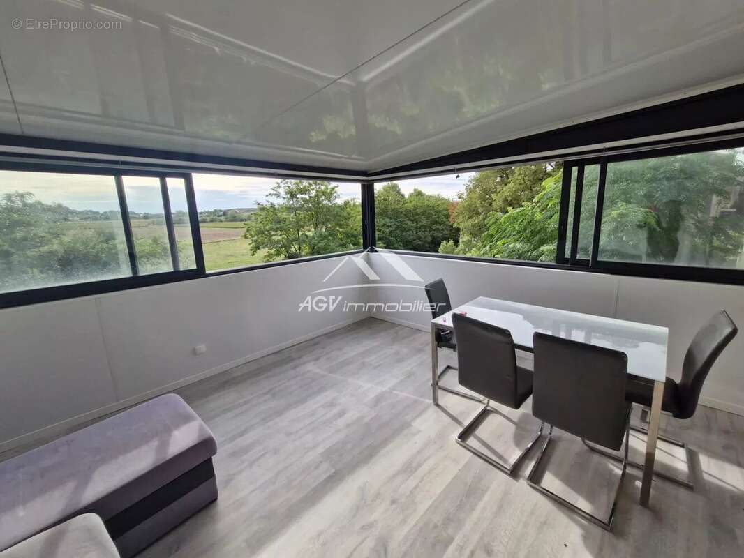 Maison à SAINT-HILAIRE-DE-BRETHMAS