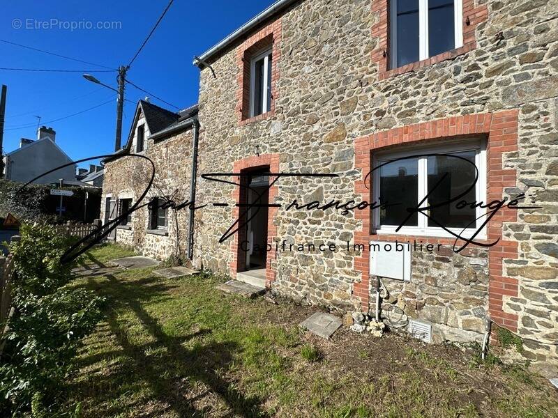 Maison à AGON-COUTAINVILLE