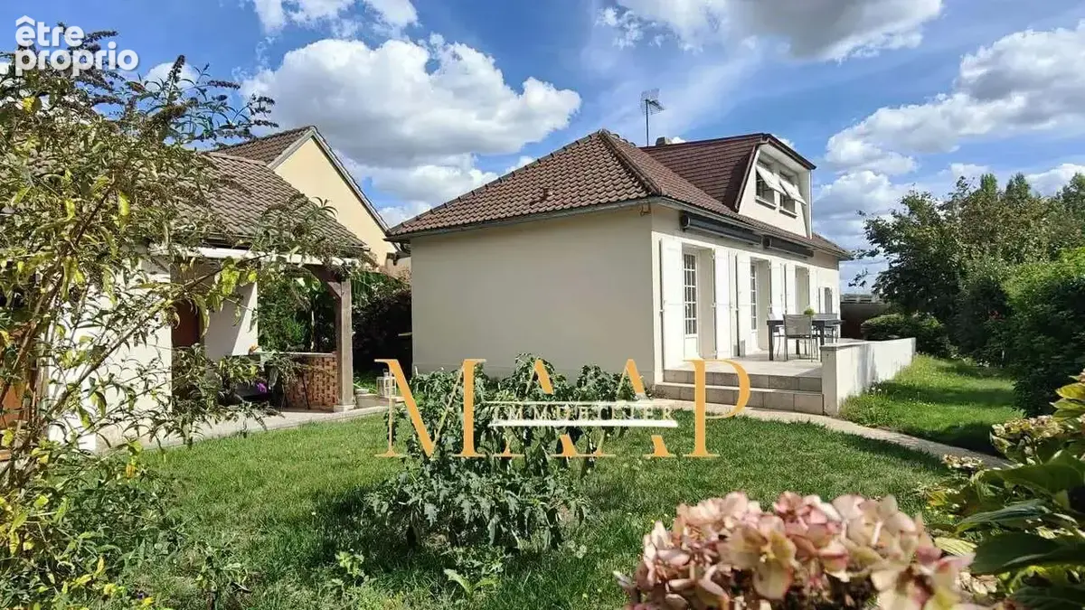 Photo Maison à Voves au prix de 198 000€