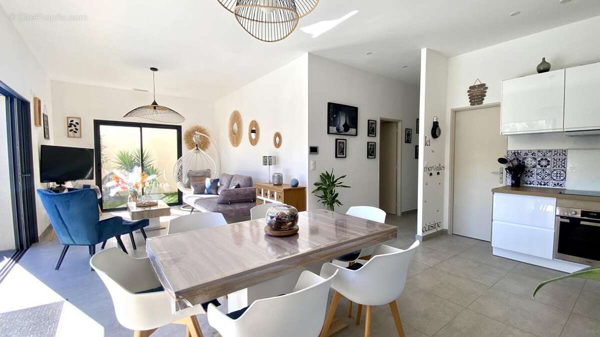 Maison à NISSAN-LEZ-ENSERUNE