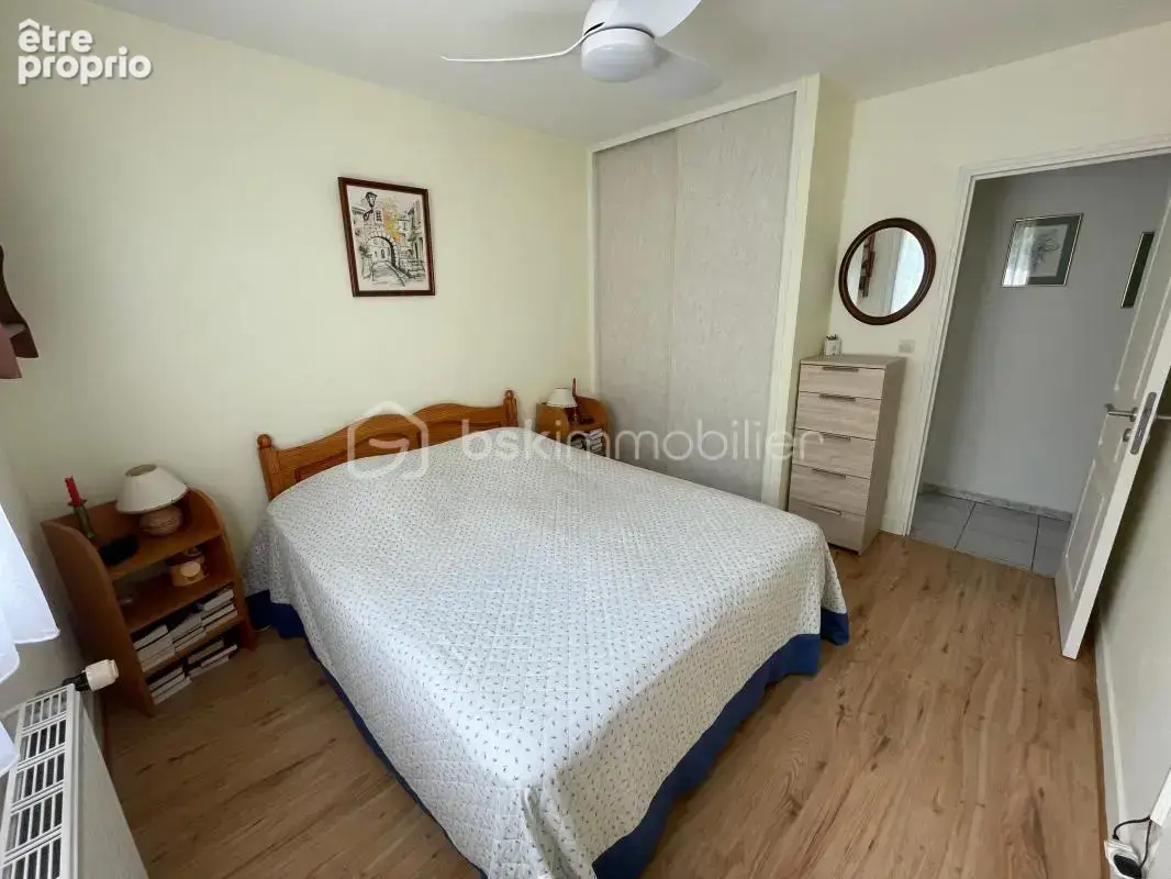 Maison sur sous-sol complet rénovée avec soins sur 3532 m² de terrain non clos - photo 15