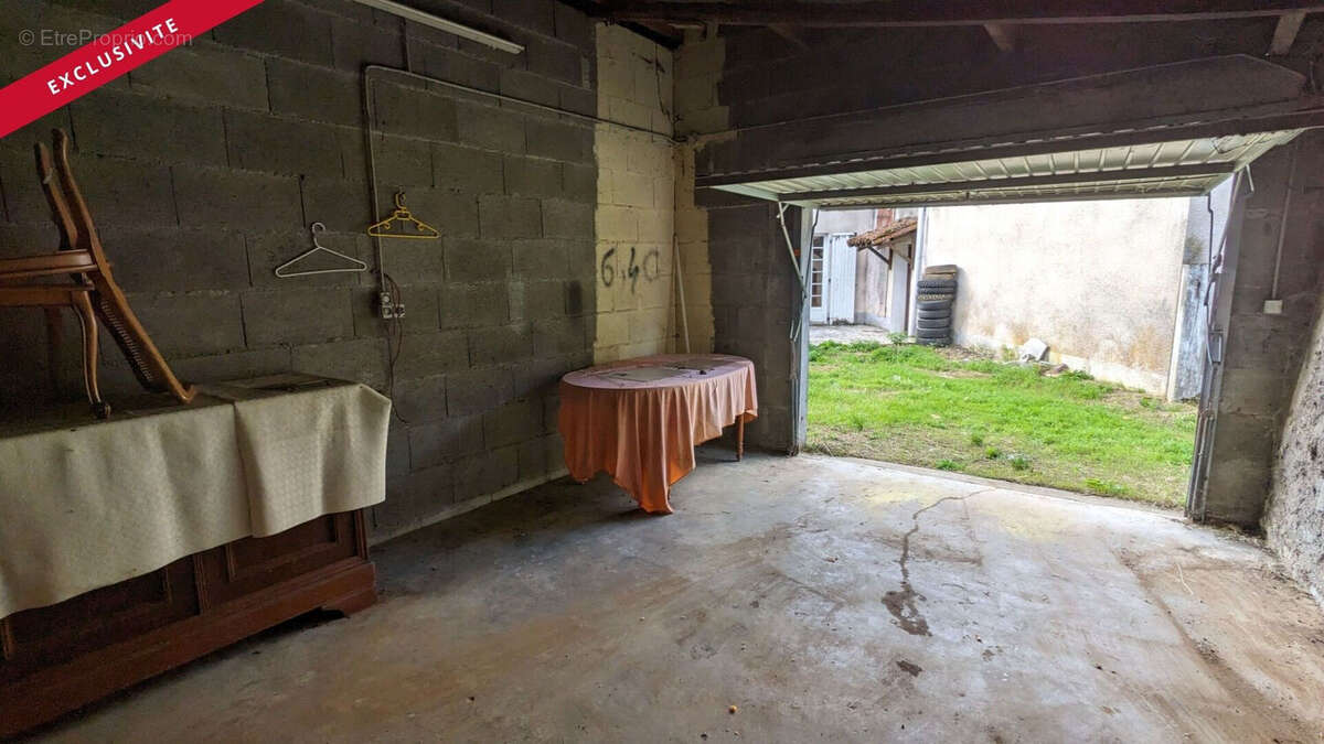 Maison à LA CHAPELLE-BATON