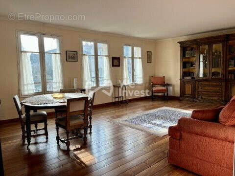 Séjour 2 - Appartement à RUEIL-MALMAISON