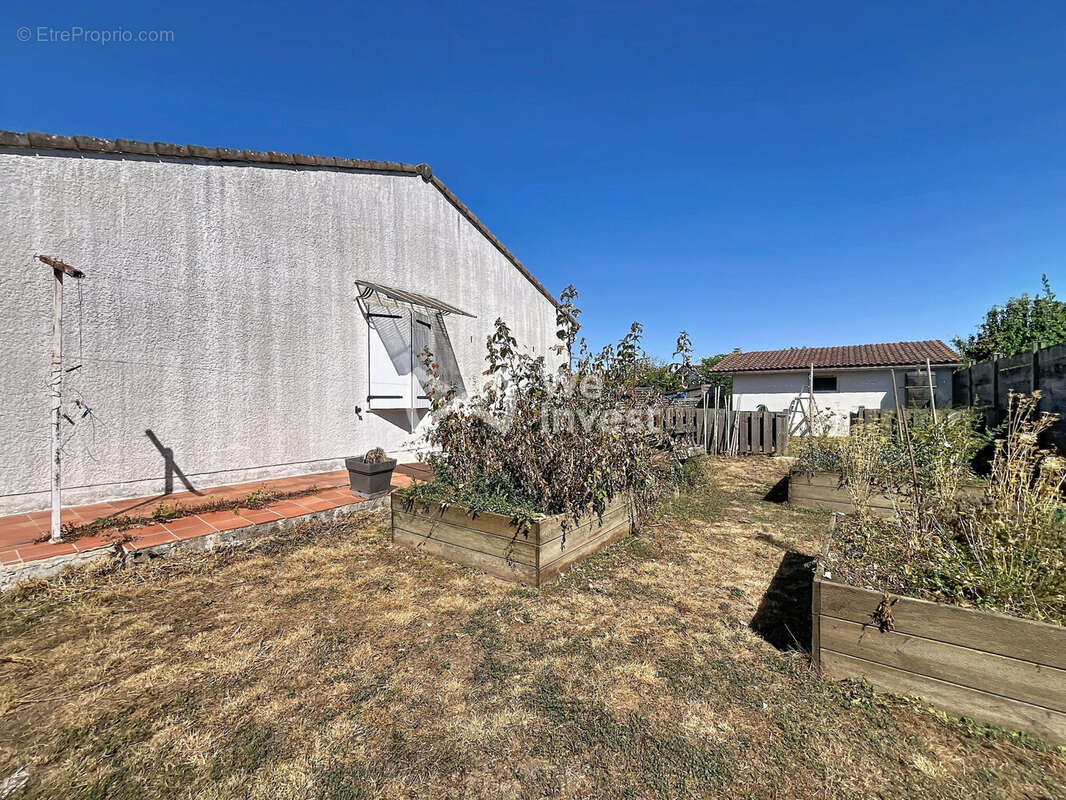 Maison 149 m² à Celles-Sur-Belle  - photo 3