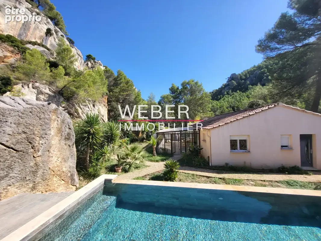 SAINTE ANNE D'EVENOS - Villa Plain pied 162 m2 - Piscine - Terrain 4800 m2 - photo 16