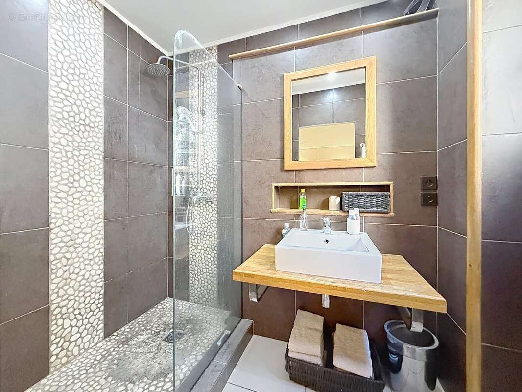 Antibes Centre : Élégant appartement 4 pièces à deux pas du Port Vauban - photo 7