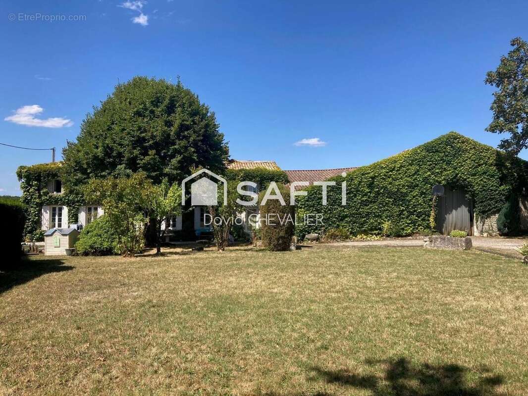 Photo 6 - Maison à SAINT-GERMAIN-DE-LUSIGNAN