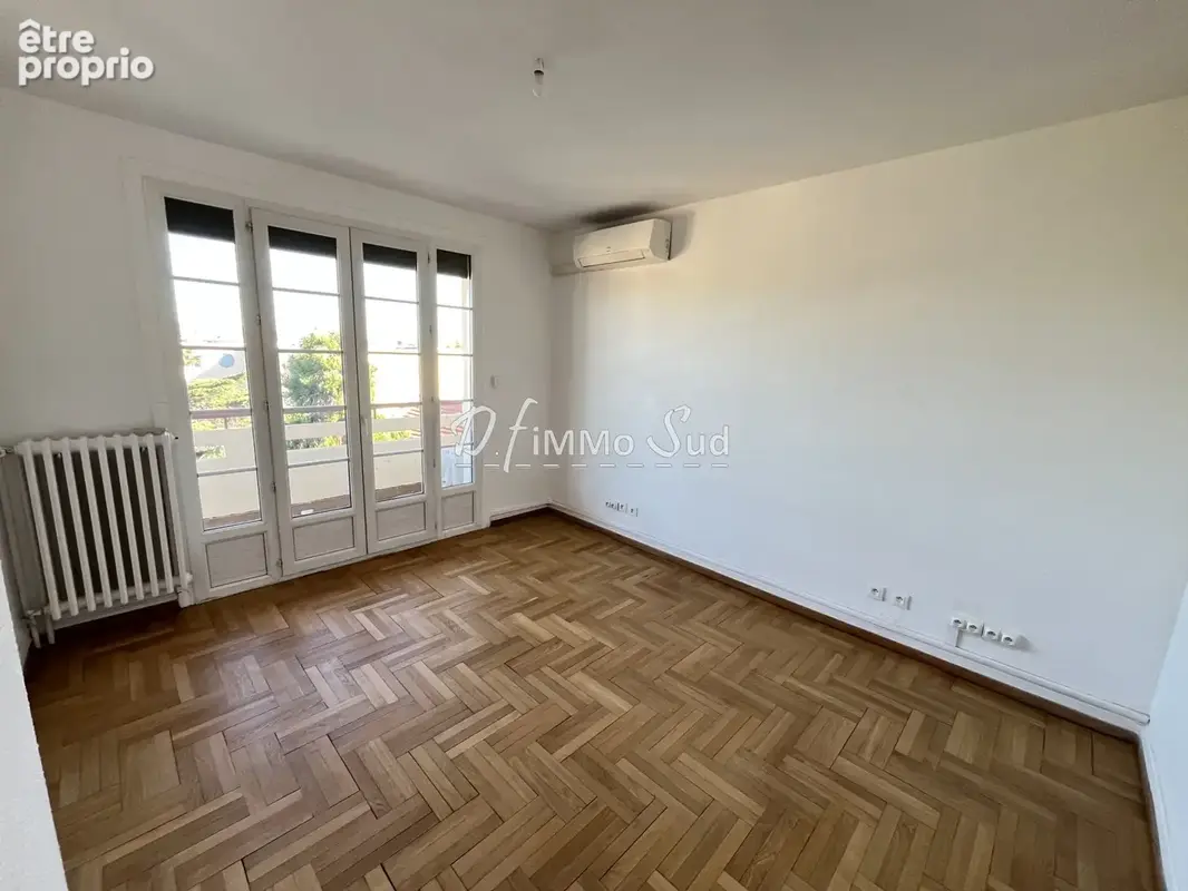 Appartement t4 de 110 m2 - ascenseur - terrasses - cellier - garage - photo 12