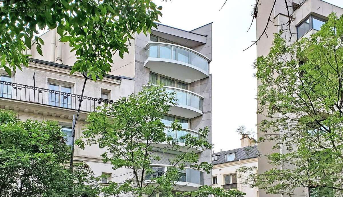 moul51-recadre - Parking à PARIS-14E