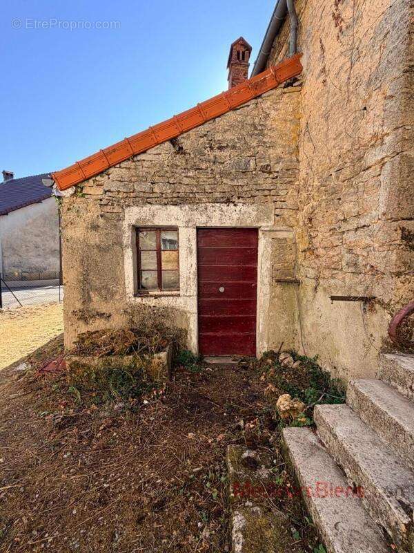 Ferme 122 m² à réhabiliter à Vevy avec terrain de 2 709 m² et dépendances - photo 26