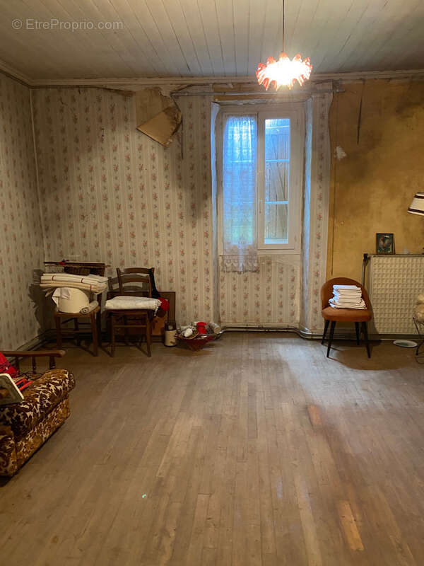 Maison à BLANQUEFORT-SUR-BRIOLANCE