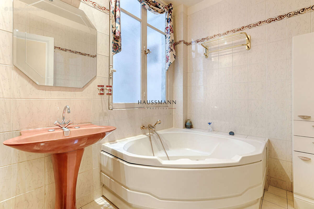 Appartement à PARIS-15E