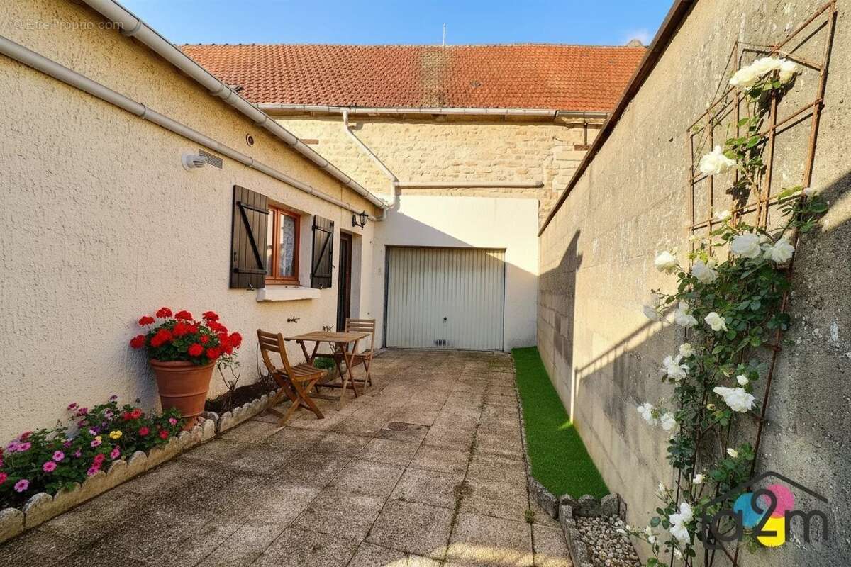 Maison à MONTATAIRE