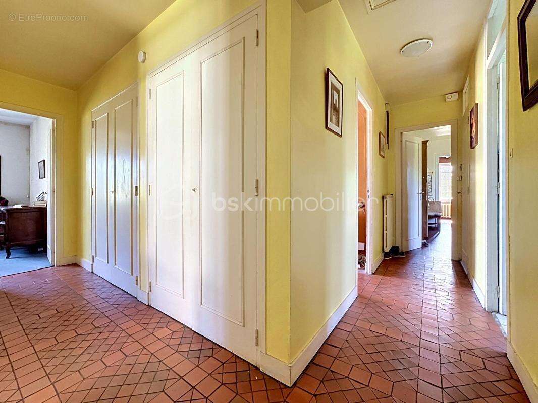 Grande maison sur sous-sol + terrain 1000m² constructible - photo 7