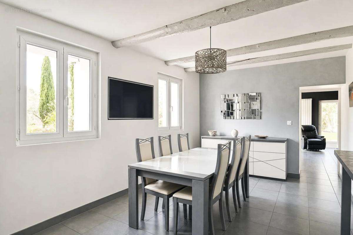 Mas rénové 11 pièces avec piscine à Monteux - photo 5
