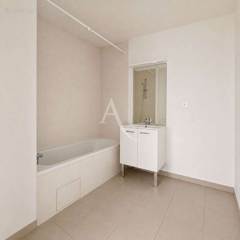 TOURS NORD - Appartement T3 récent avec terrasse, ascenseur et parking en sous-sol - photo 7