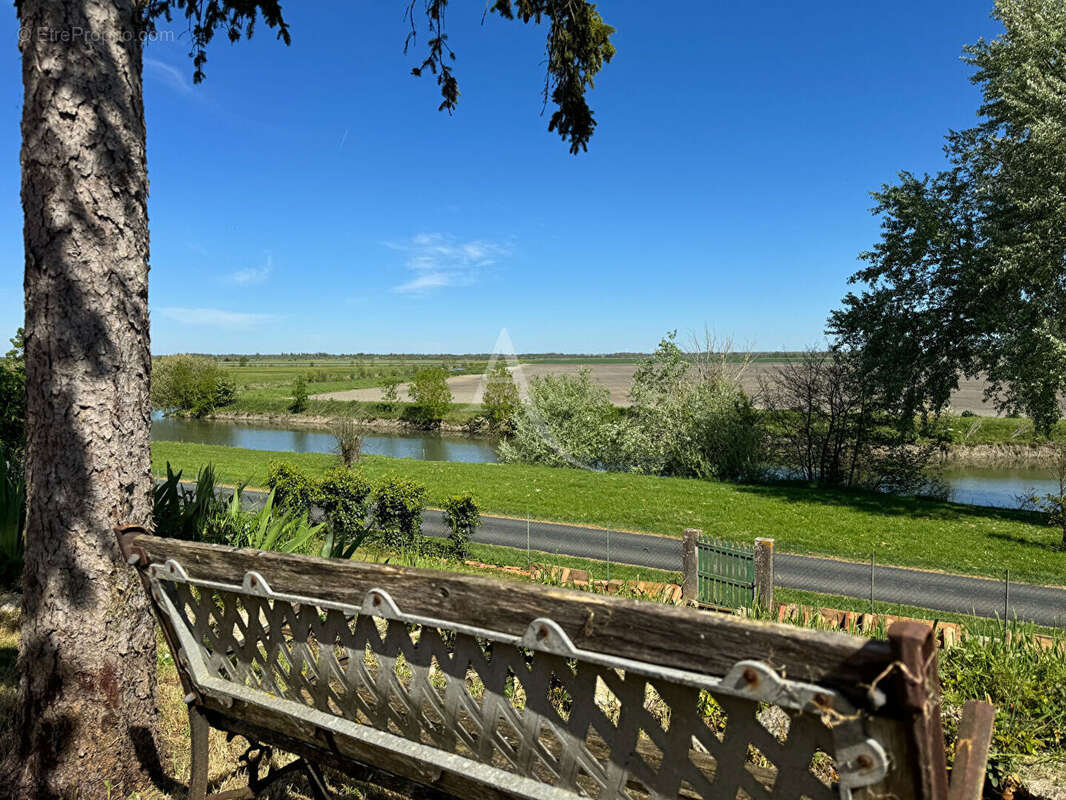 Maison à VOUILLE-LES-MARAIS