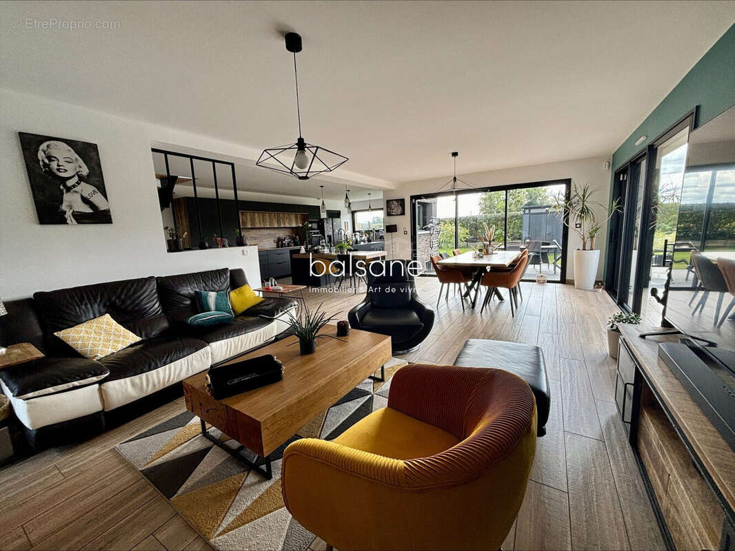 Maison à SAINT-JEAN-DU-CARDONNAY