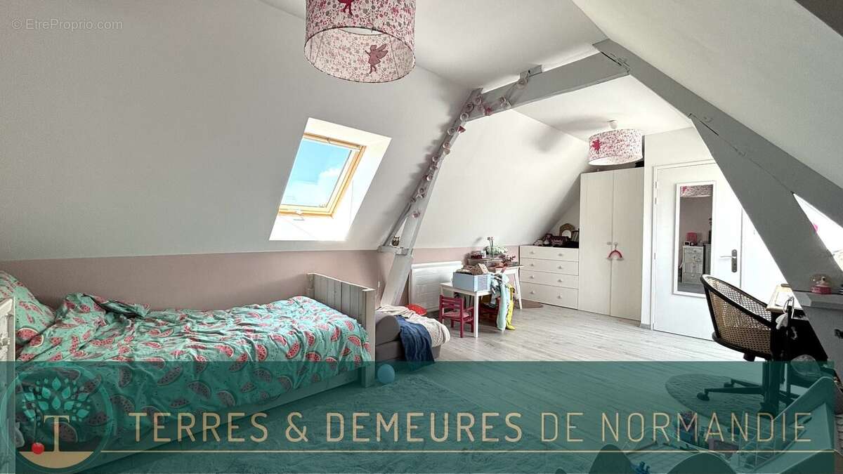 Maison à LE MESNIL-REAUME