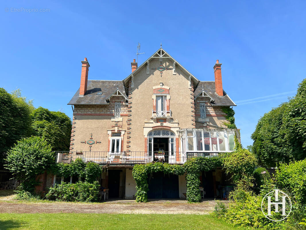Maison à SAINT-AMAND-MONTROND