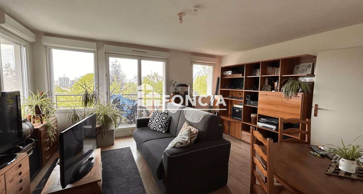 Proche Centre Ville, T2 avec Balcon dans résidence récente - photo 2