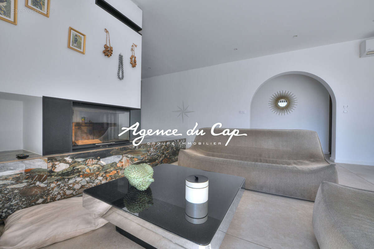 Saint raphael appartement 3 pieces renové en dernier etage avec garage secteur les plaines a saint raphael - photo 7