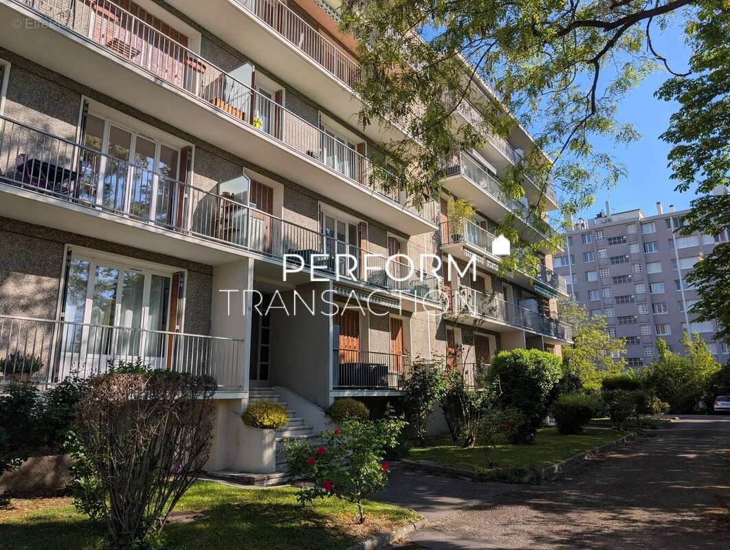 Appartement à MEYLAN