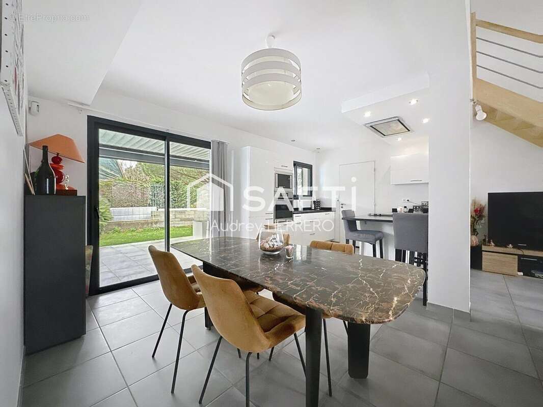 Maison 118 m² à Pechbonnieu  - photo 4