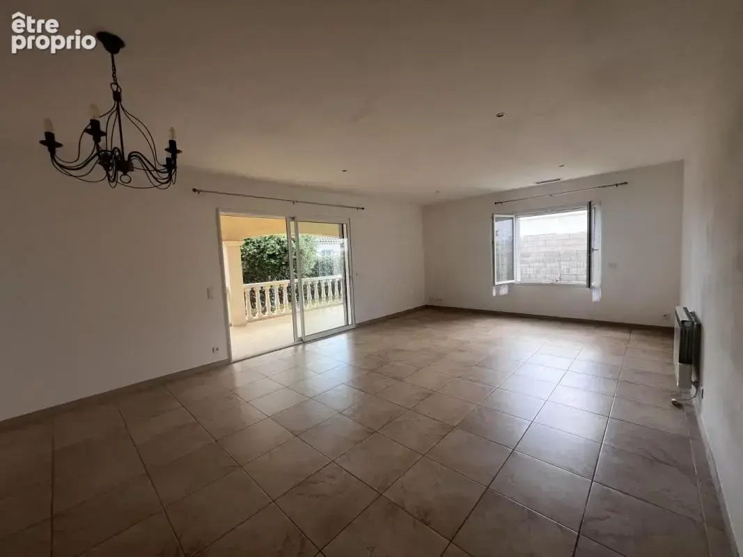 Maison 4 pièces 105 m² à vendre à Saint-Gilles (30800) - photo 3