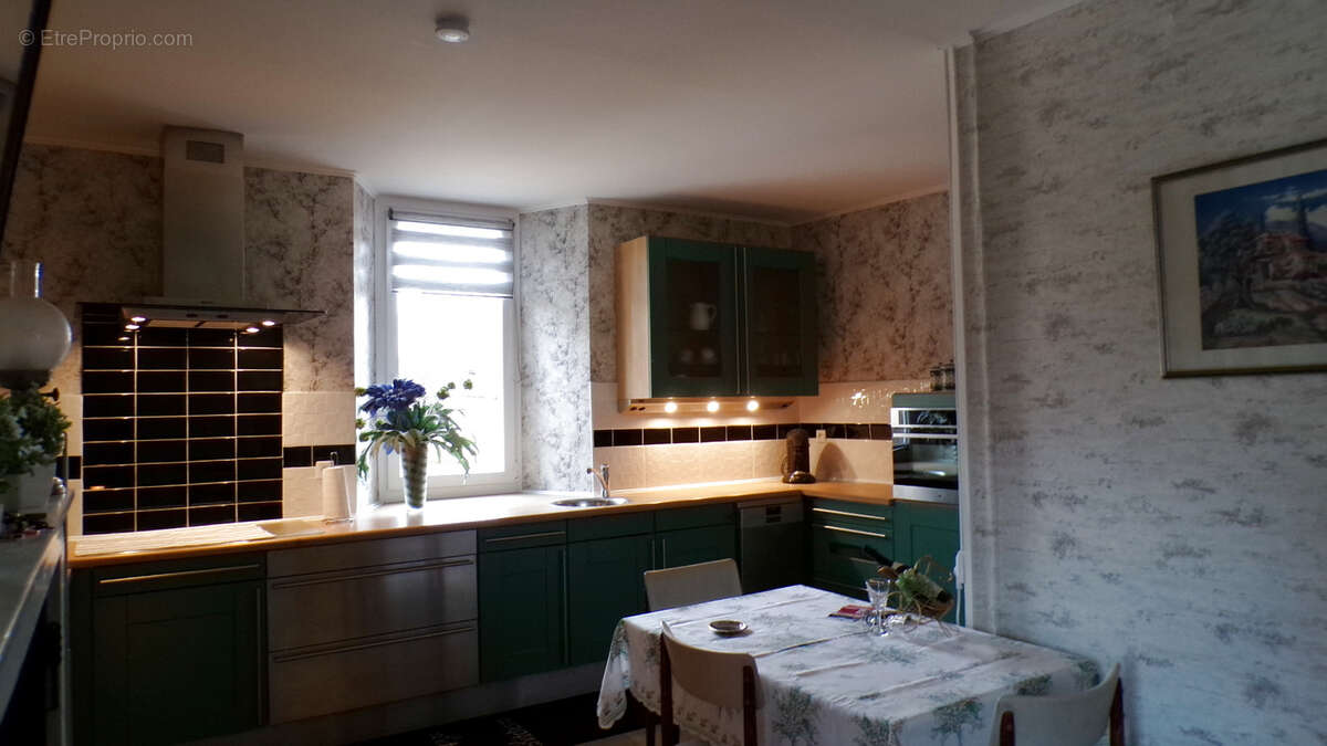 Ainay-le-Château   Maison de village avec deux appartements indépendants - photo 11