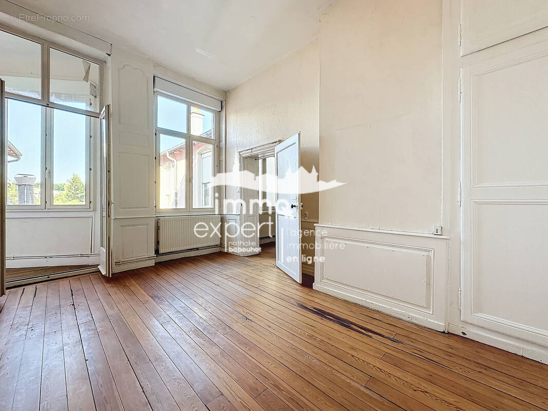 Appartement à MIRECOURT