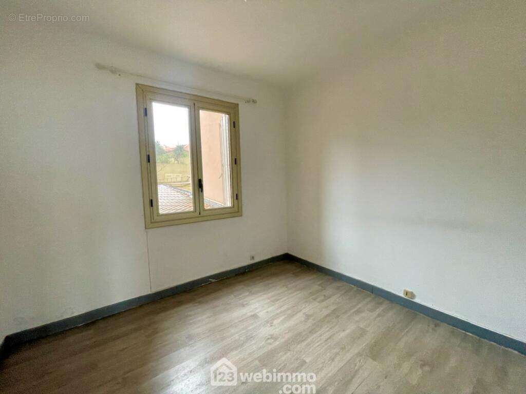 Une pièce complémentaire modulable selon vos besoins : chambre d?amis, bureau ou espace détente. - Appartement à SAINTE-MAXIME