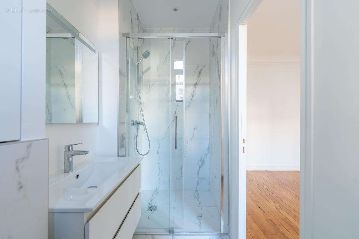 Appartement à PARIS-14E