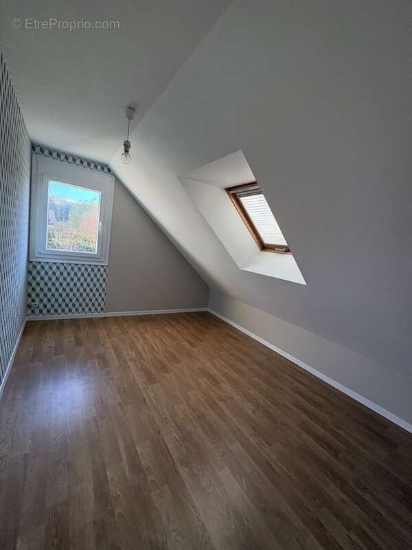 Maison à MONCE-EN-BELIN