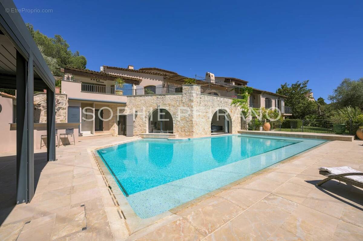 Maison à MOUGINS
