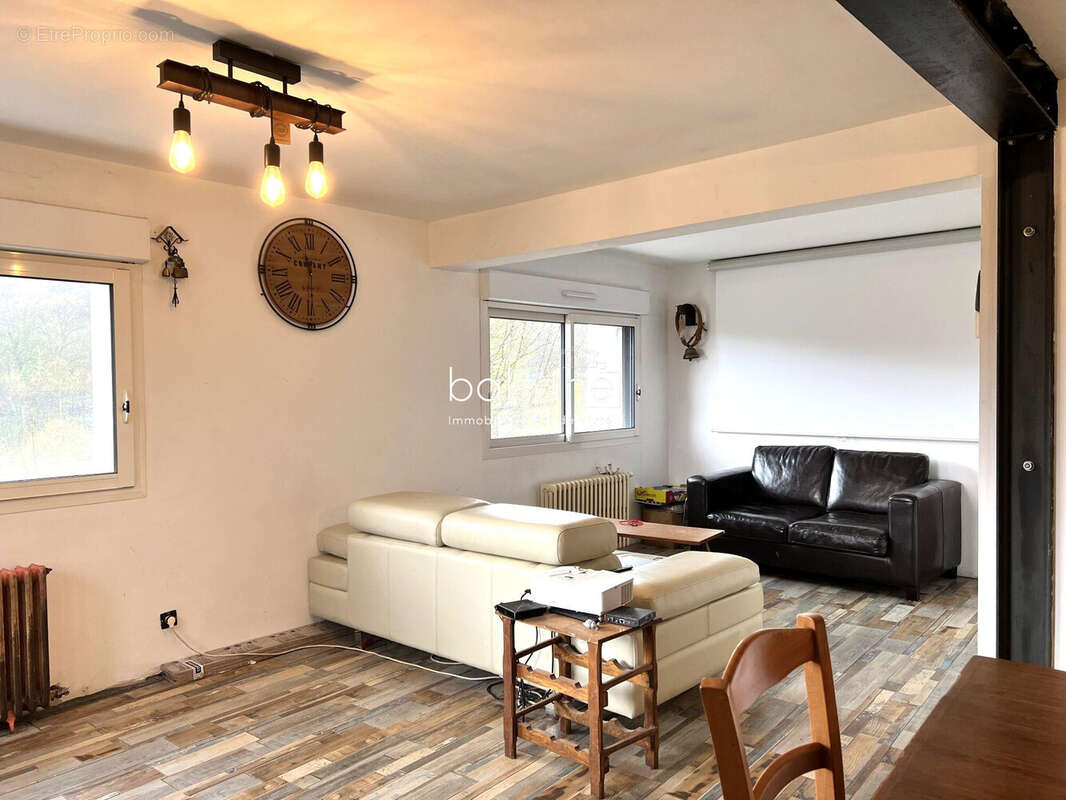 Photo de 2021 avant travaux (au moment de la vente) - Maison à FONTAINE-LE-BOURG