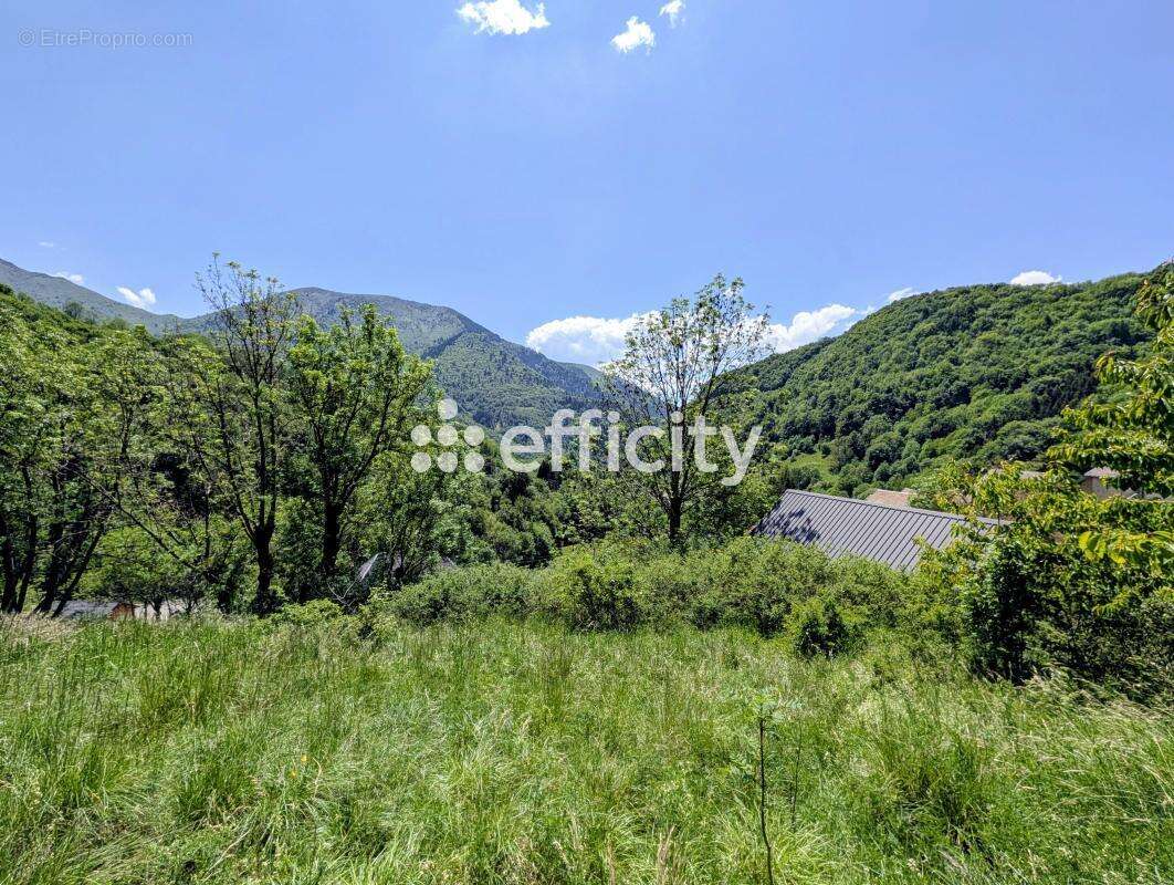 Terrain à LA SALETTE-FALLAVAUX