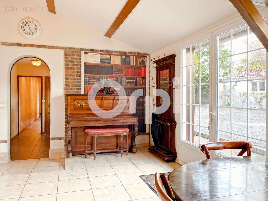 Maison à MARCILLY-LA-CAMPAGNE