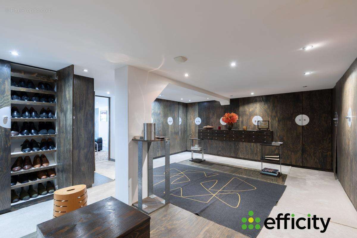 Maison 360 m² à Suresnes  - photo 11