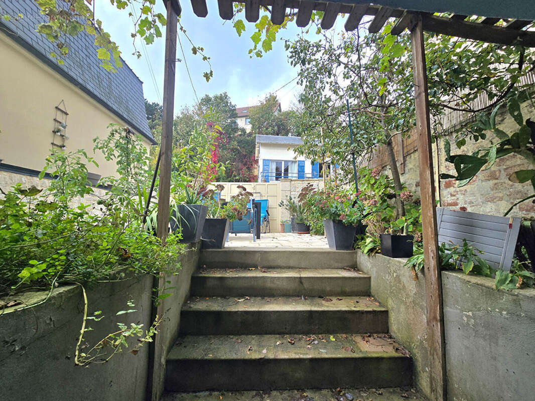 TROUVILLE SUR MER - Maison 5 pièces avec terrasses et jardin, à pied de la gare et de la plage - photo 4