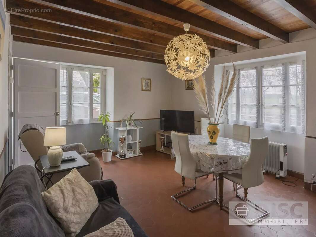 Charmante maison sur les hauteurs de Caylus. - photo 3